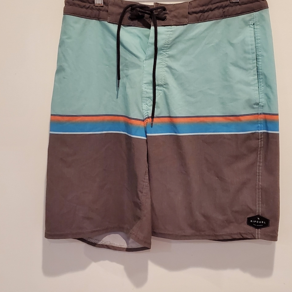RIP CURL BOARD SHORTS 28